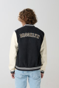 Chaqueta bomber college negra con mangas en contraste
