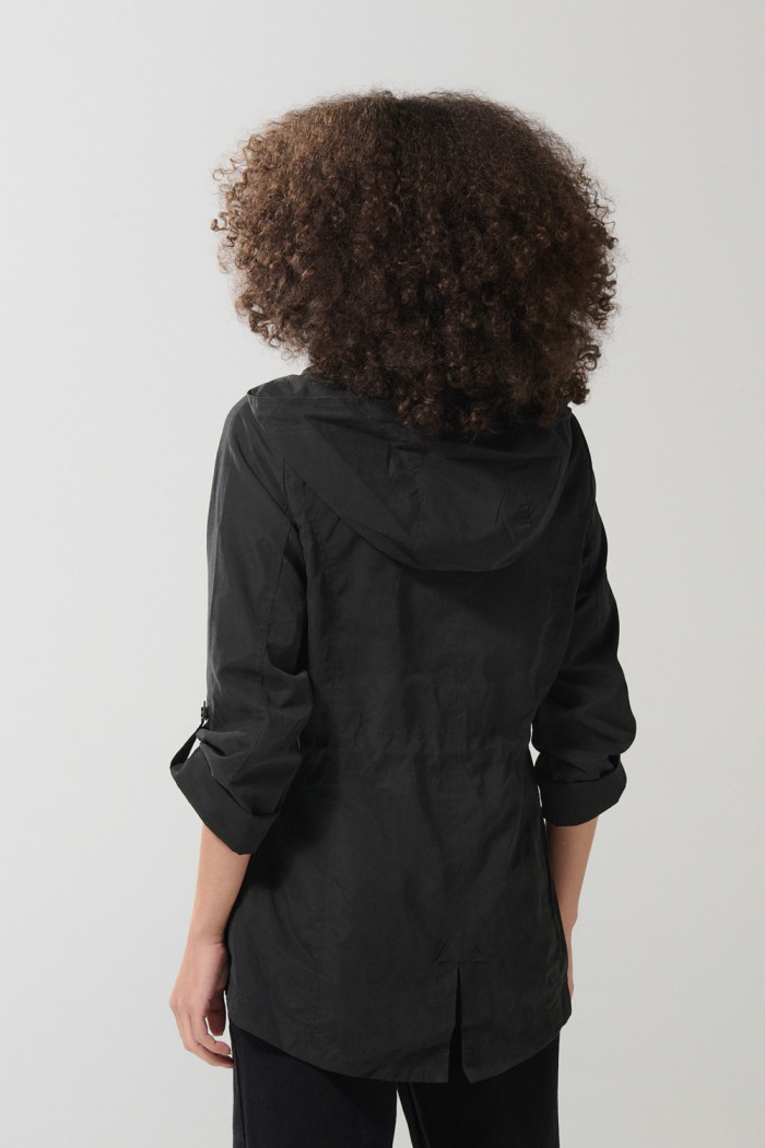Chaqueta unicolor parka con cuello alto y capota