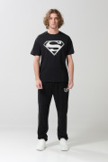 Camiseta de Superman negra con cuello redondo