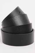 Cinturón reversible negro con texturas de líneas diagonales