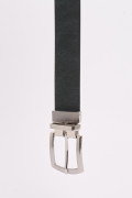 Cinturón reversible negro con texturas de líneas diagonales