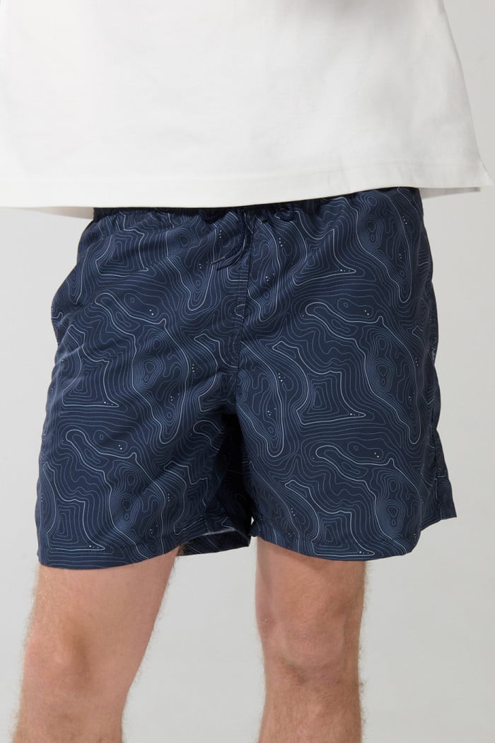 Bermuda playera estampada azul intensa con tiro bajo