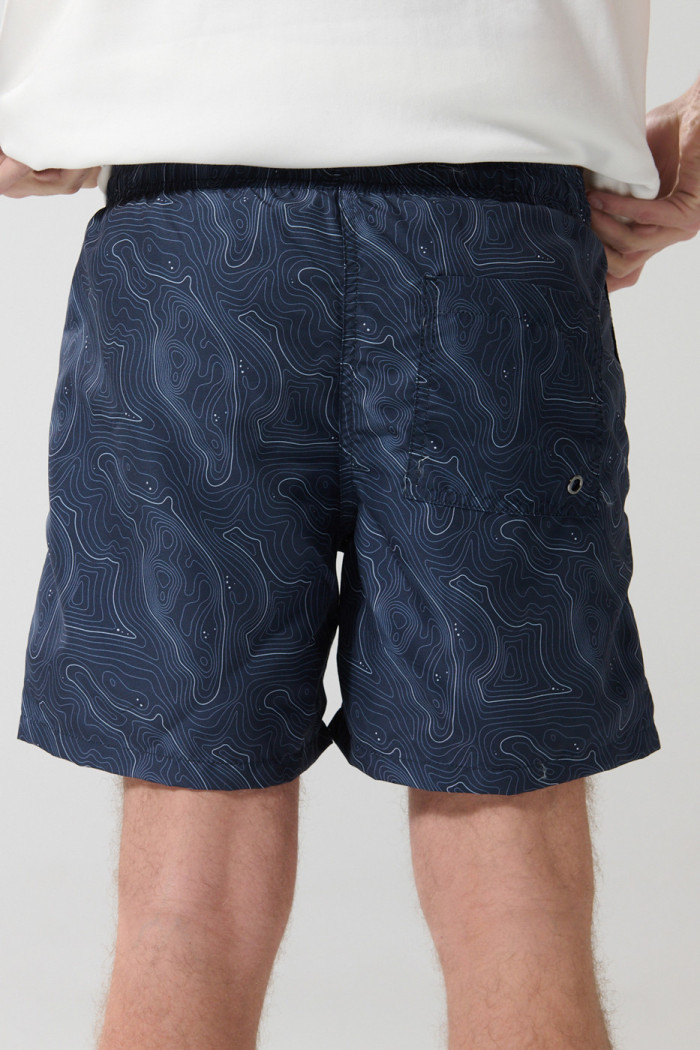 Bermuda playera estampada azul intensa con tiro bajo