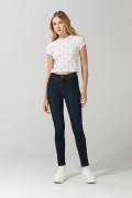 Jean push up tiro alto azul intenso ceñido con bolsillos