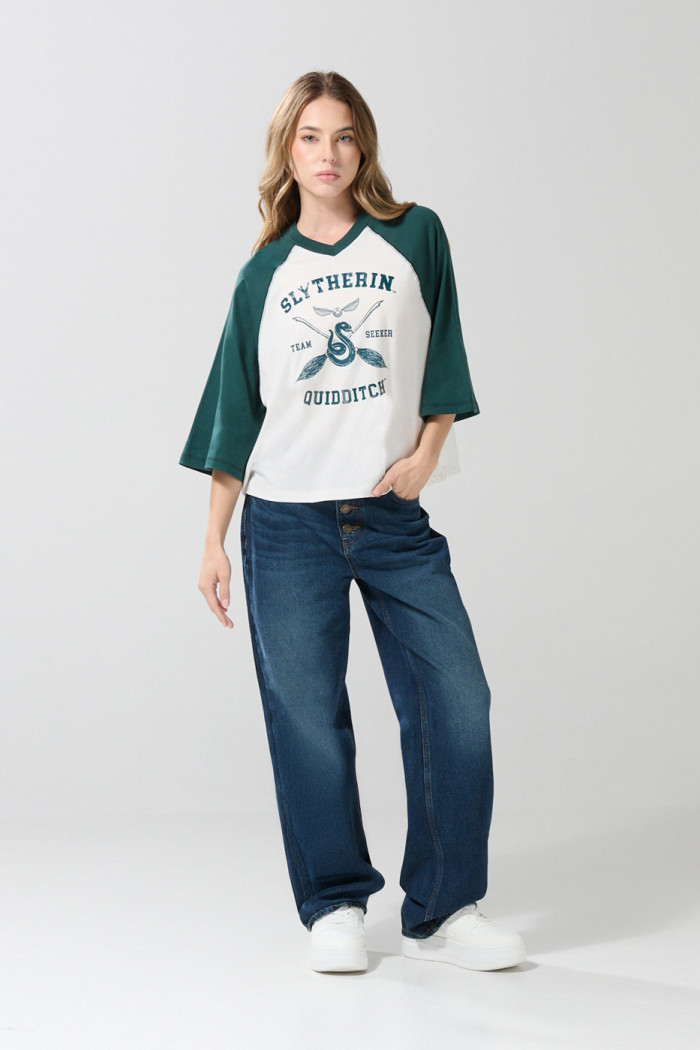 Camiseta crop top crema oversize con arte de Harry Potter
