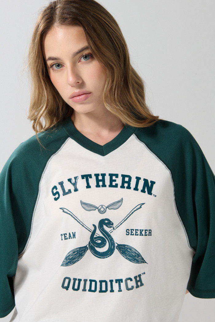 Camiseta crop top crema oversize con arte de Harry Potter