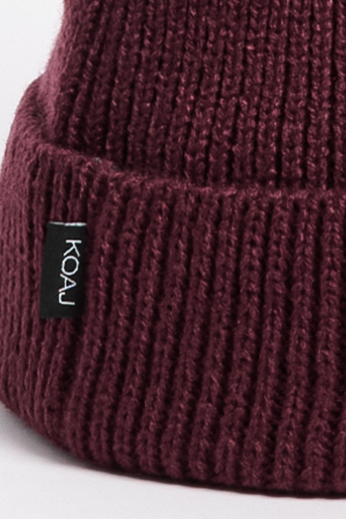 Gorro rojo oscuro tejido con bordado de Harry Potter