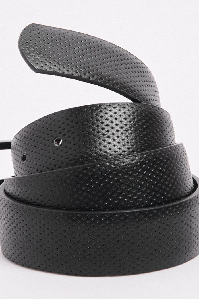 Cinturón reversible negro con texturas de puntos