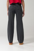 Jean 90´S bota recta gris oscuro con bolsillos y tiro alto