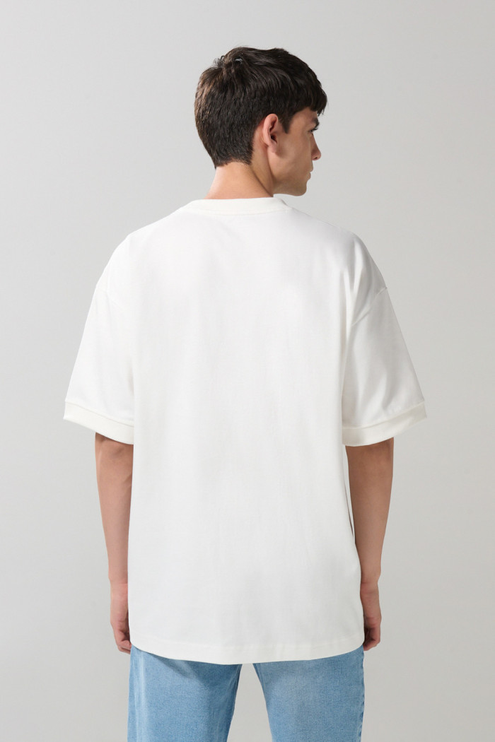 Camiseta oversize en algodón unicolor con manga corta