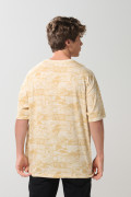Camiseta kaki oversize cuello redondo con artes de Superman
