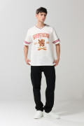 Camiseta cuello V oversize crema con arte de Harry Potter