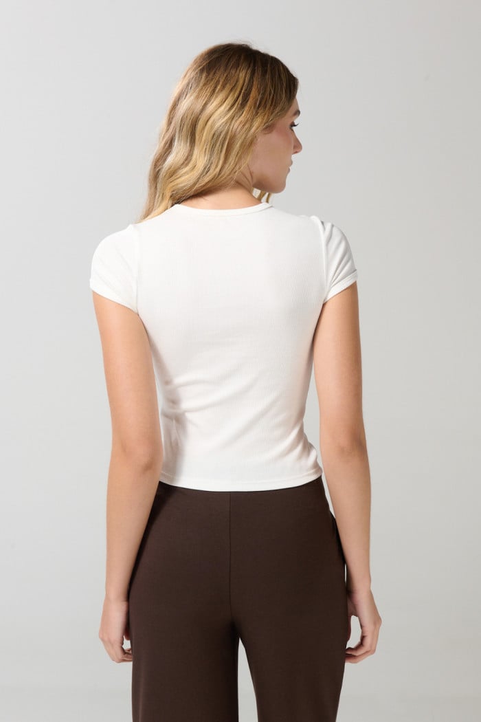 Camiseta acanalada unicolor con cuello redondo