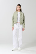 Chaqueta unicolor bomber liviana con cremallera