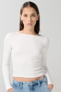 Camiseta unicolor ajustada con cuello bandeja y manga larga