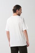 Camiseta crema manga corta con arte de Looney Tunes