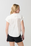 Blusa manga corta unicolor con hombro rodado y aberturas