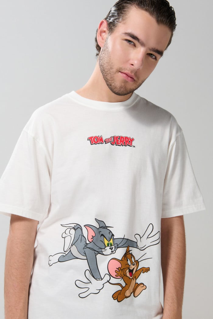 Camiseta de Tom y Jerry crema con cuello redondo