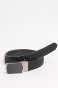 Cinturón reversible negro con texturas y chapa metálica