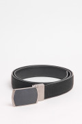 Cinturón reversible negro con texturas y chapa metálica