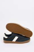 Tenis casuales azules con contrastes blancos y suela plana