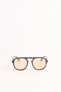 gafas de sol silueta piloto elaboradas en pasta negra con lente rojo.