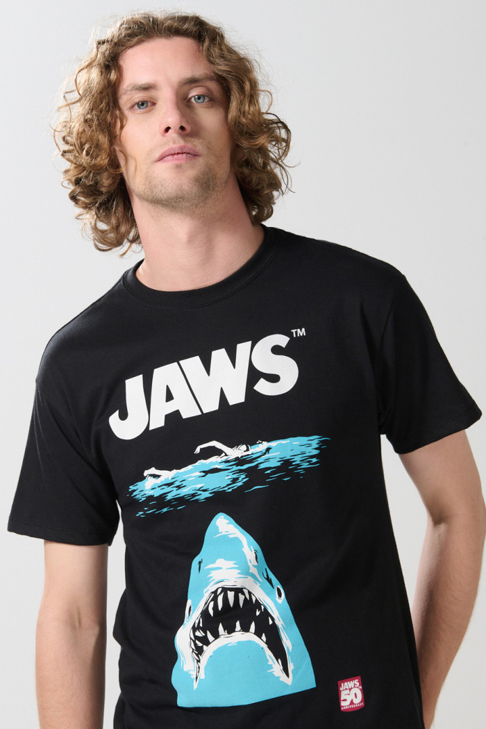 Camiseta manga corta negra con arte de Tiburón
