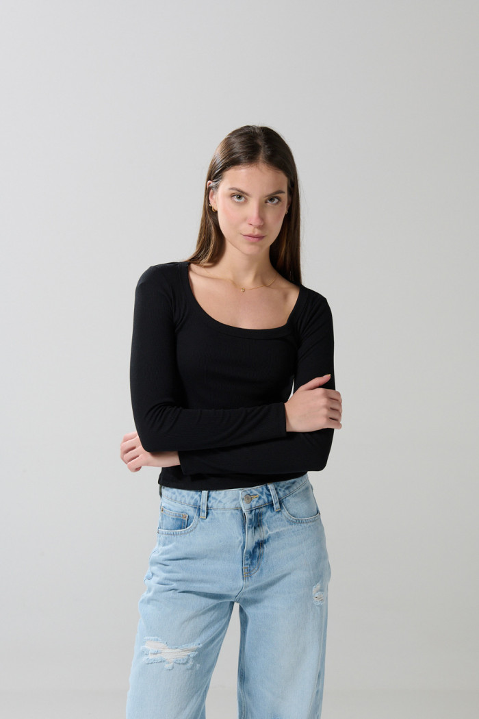 Camiseta manga larga unicolor con escote en U y texturas