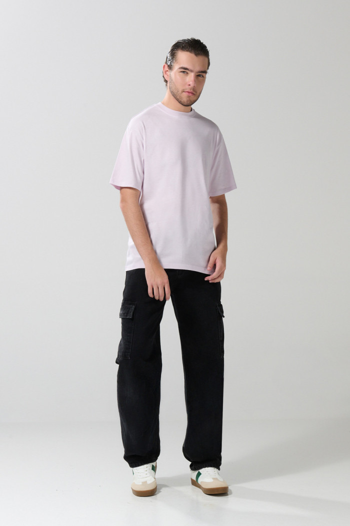 Camiseta unicolor con cuello redondo y manga corta