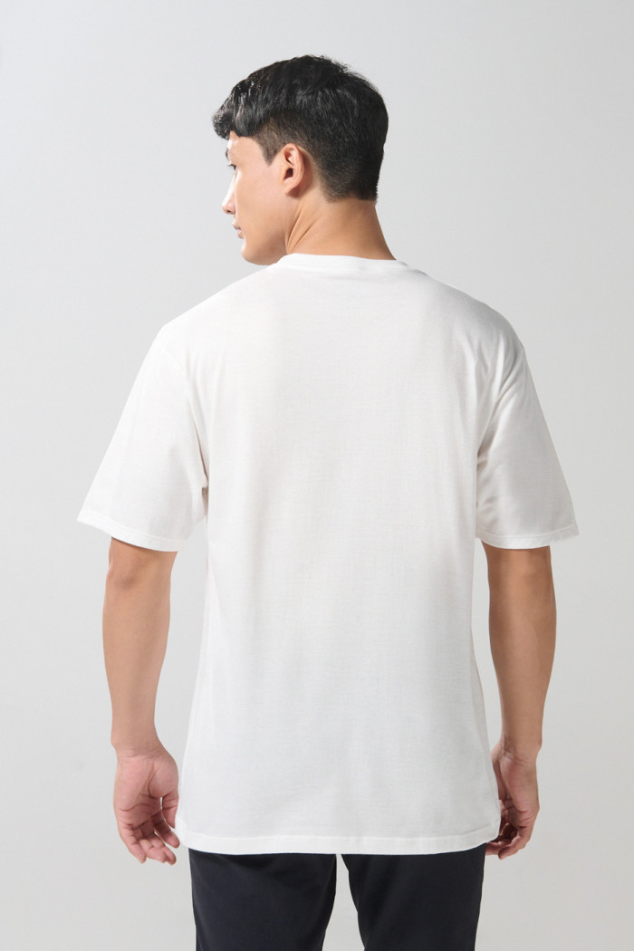 Camiseta cuello redondo crema con diseño marino