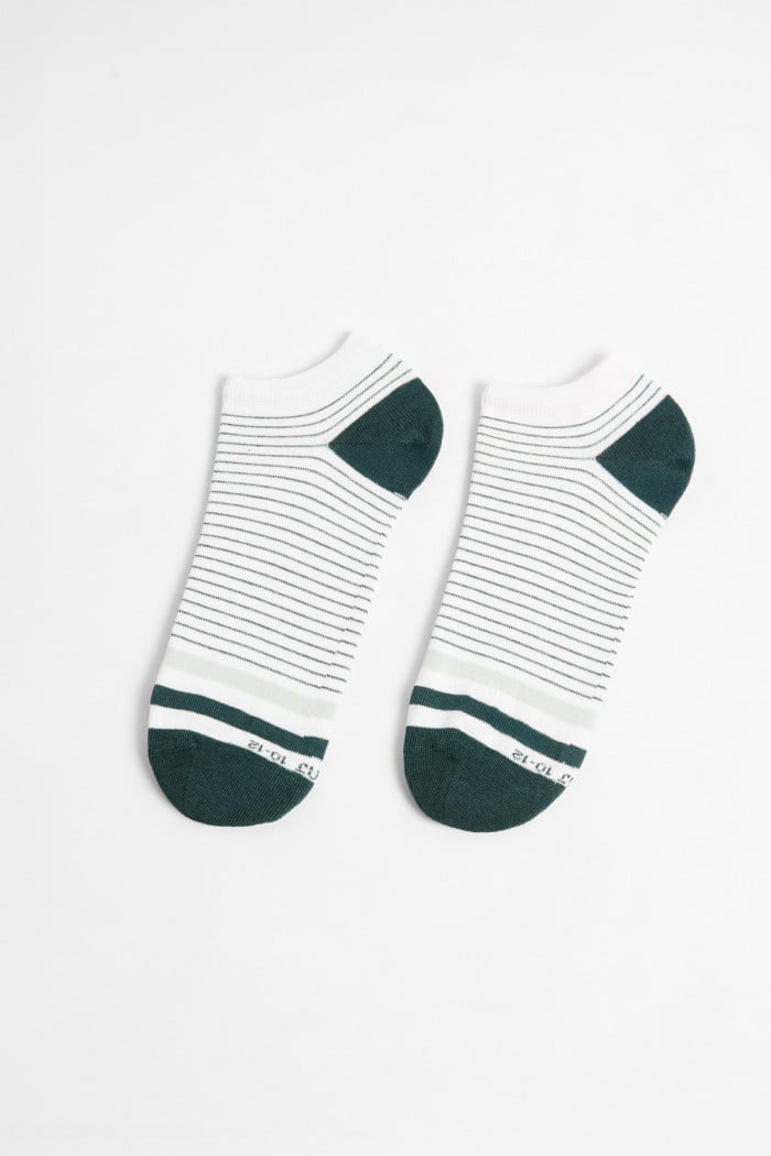 Medias cremas claras tobilleras a rayas con contrastes