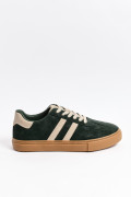 Tenis casuales unicolores con cortes delanteros y contrastes