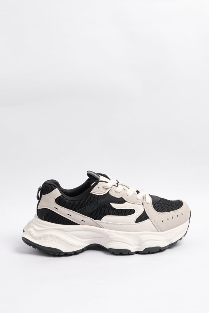 Tenis de plataforma unicolores con contrastes y suela gruesa