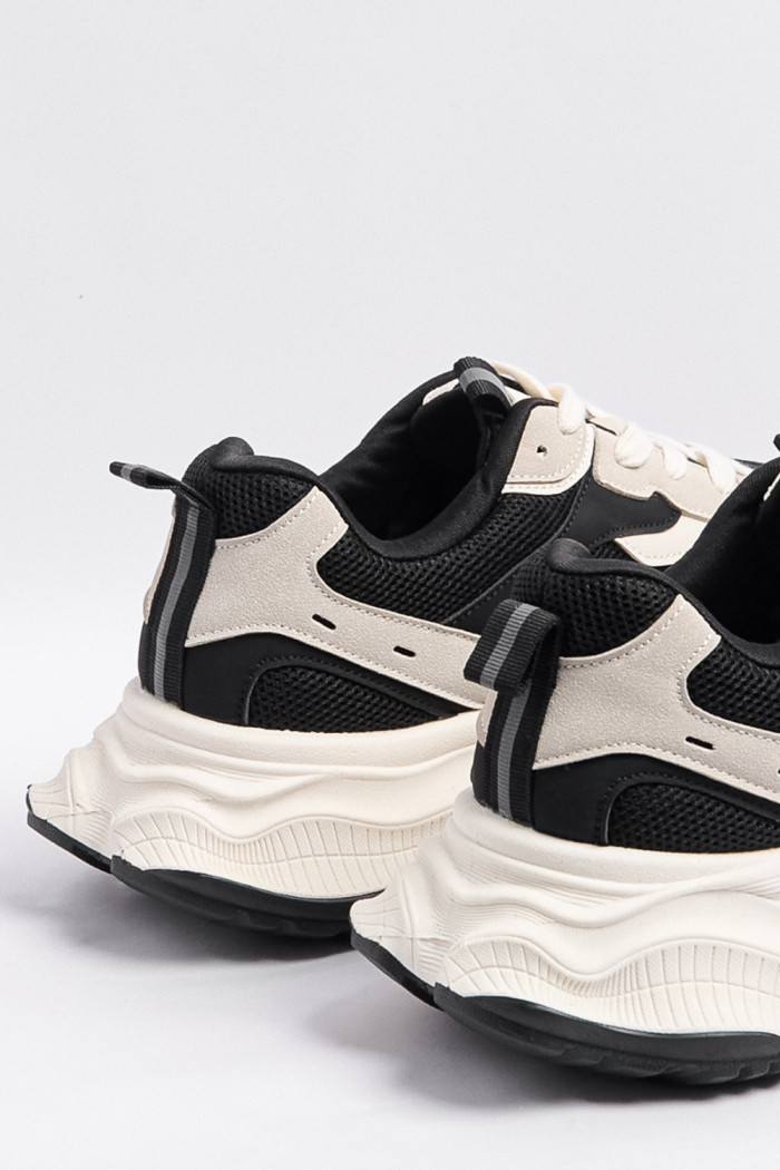 Tenis de plataforma unicolores con contrastes y suela gruesa