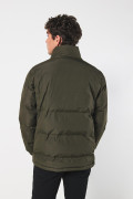 Chaqueta de textura acolchada unicolor con cuello alto