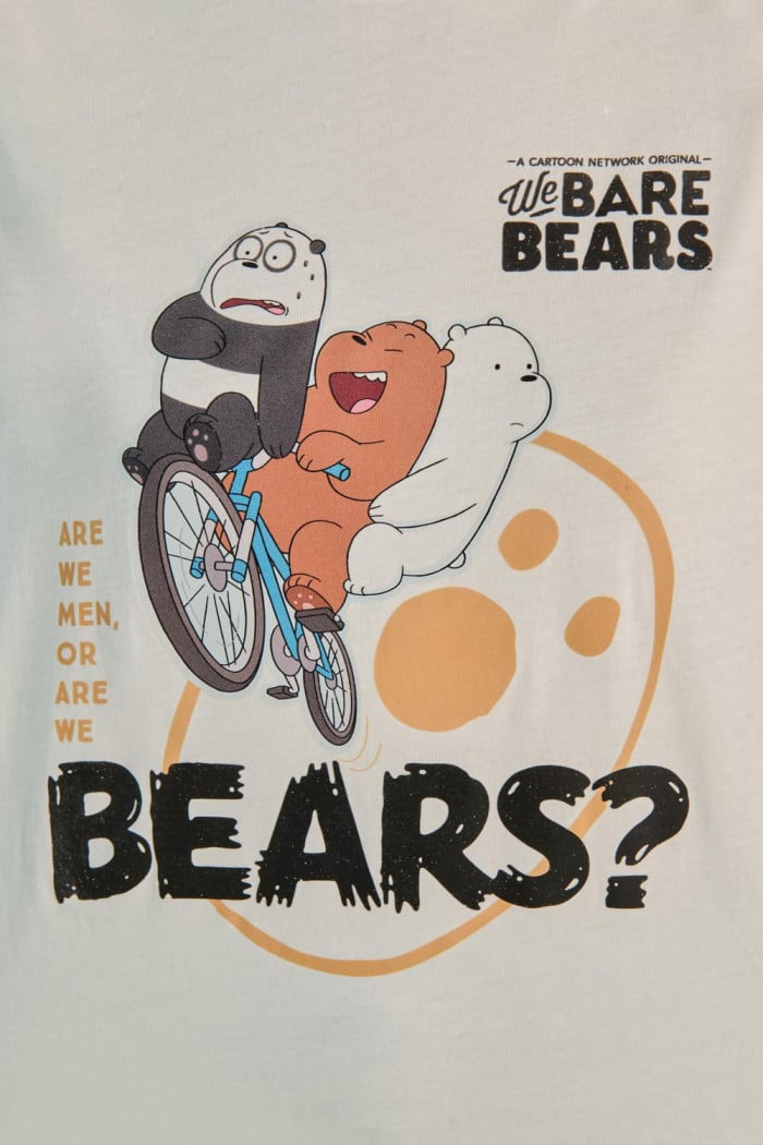 Camiseta manga corta unicolor con diseño de Escandalosos