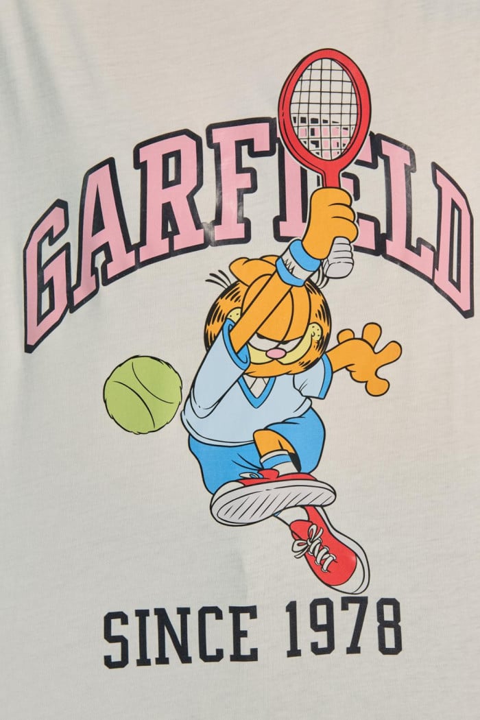 Camiseta unicolor con cuello redondo y diseño de Garfield