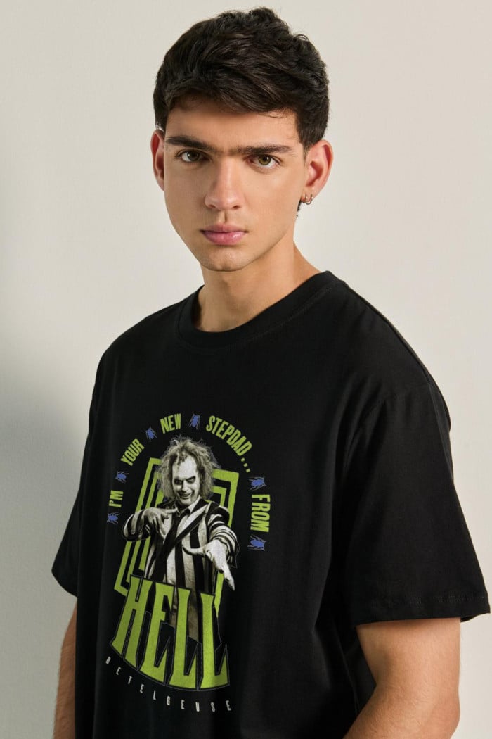 Camiseta unicolor oversize cuello redondo de Beetlejuice