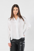 Blusa en satín manga larga unicolor con prense posterior