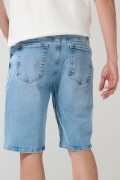 Bermuda slim tiro bajo azul clara en jean con bolsillos