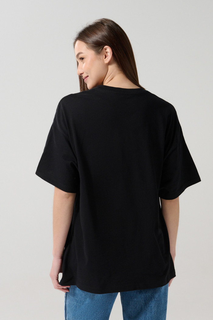 Camiseta oversize cuello V negra con arte de Toy Story