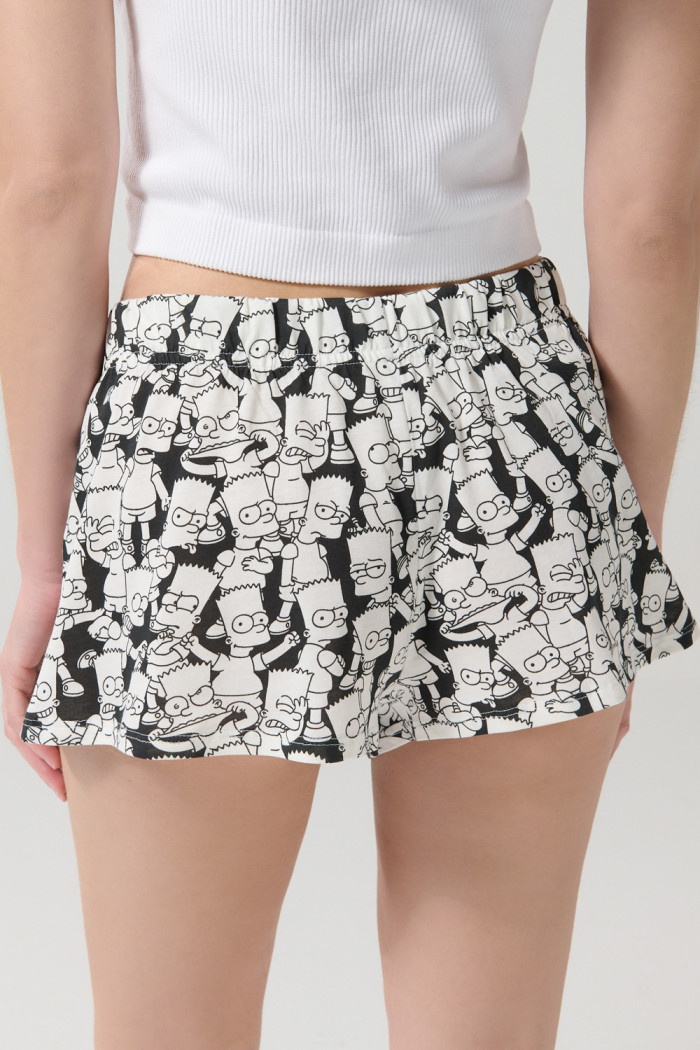 Short negro con estampados continuos de Los Simpson
