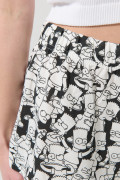 Short negro con estampados continuos de Los Simpson