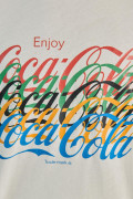Camiseta manga corta con estampado de Coca Cola.