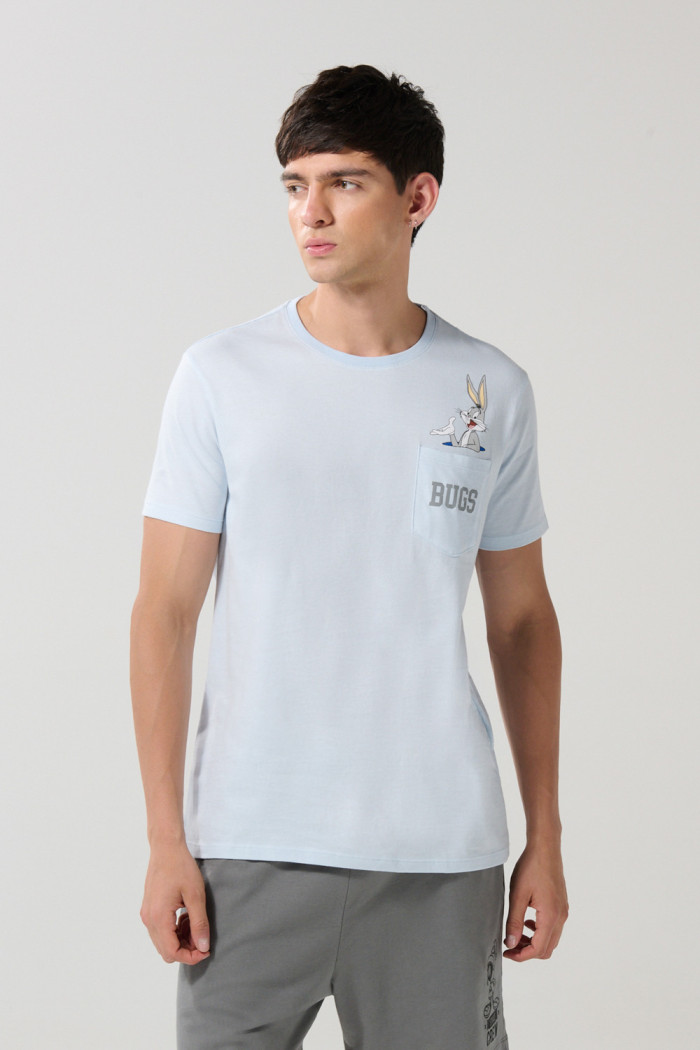 Camiseta azul de Looney Tunes con bolsillo y manga corta