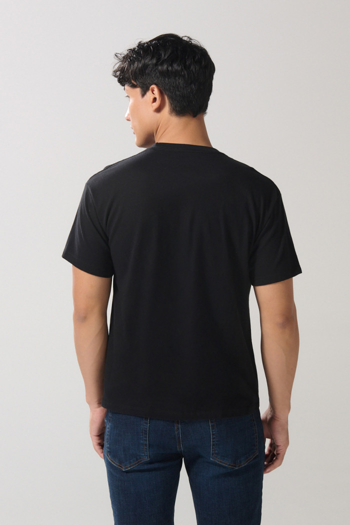Camiseta cuello redondo negra college en algodón