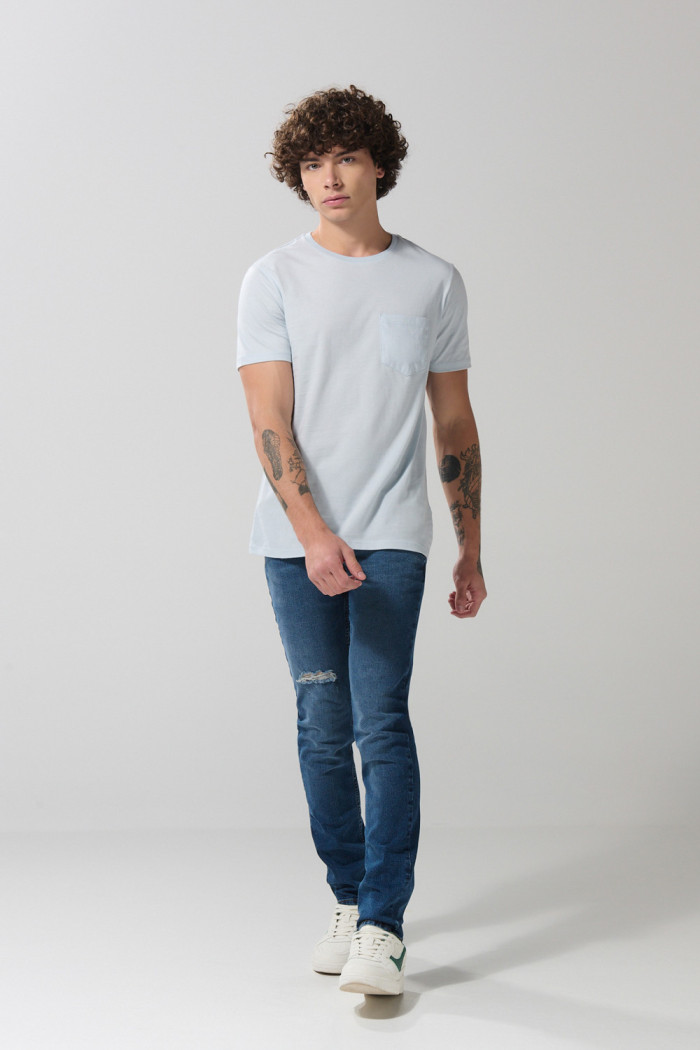 Camiseta manga corta unicolor con bolsillo delantero