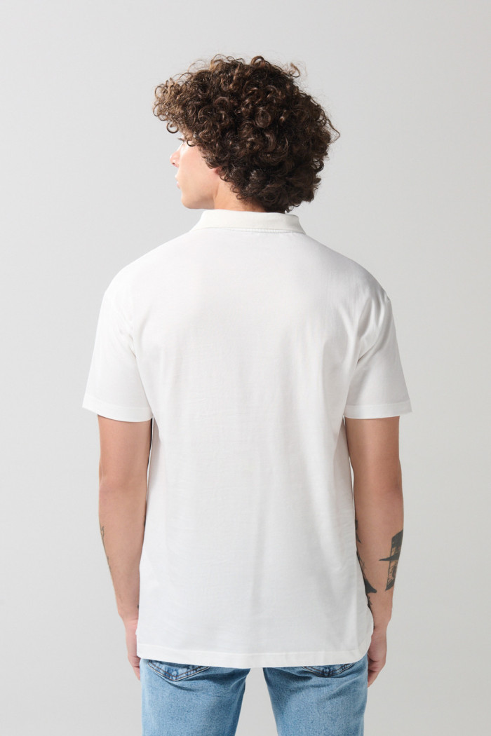 Camiseta polo unicolor con diseño de Yale y manga corta
