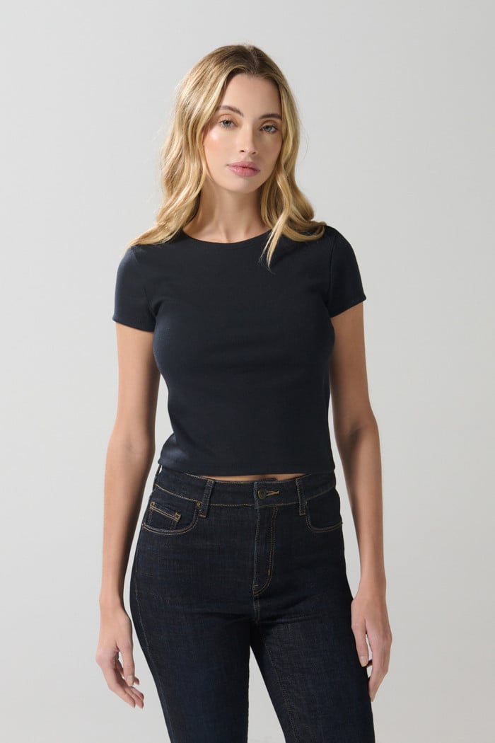 Camiseta ajustada manga corta unicolor con texturas de canal
