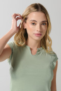 Camiseta unicolor ajustada cuello redondo con abertura